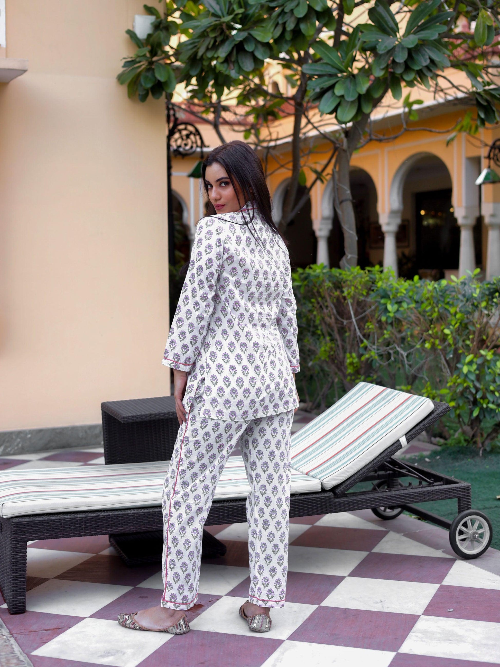  White Printed Cotton Night Suit - world.com