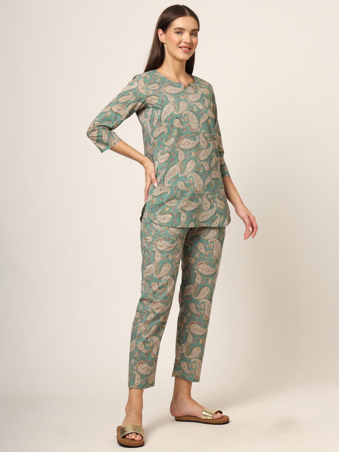 Green Floral Print Cotton Regular Fit Night Suit