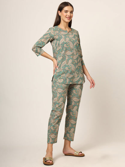 Green Floral Print Cotton Regular Fit Night Suit