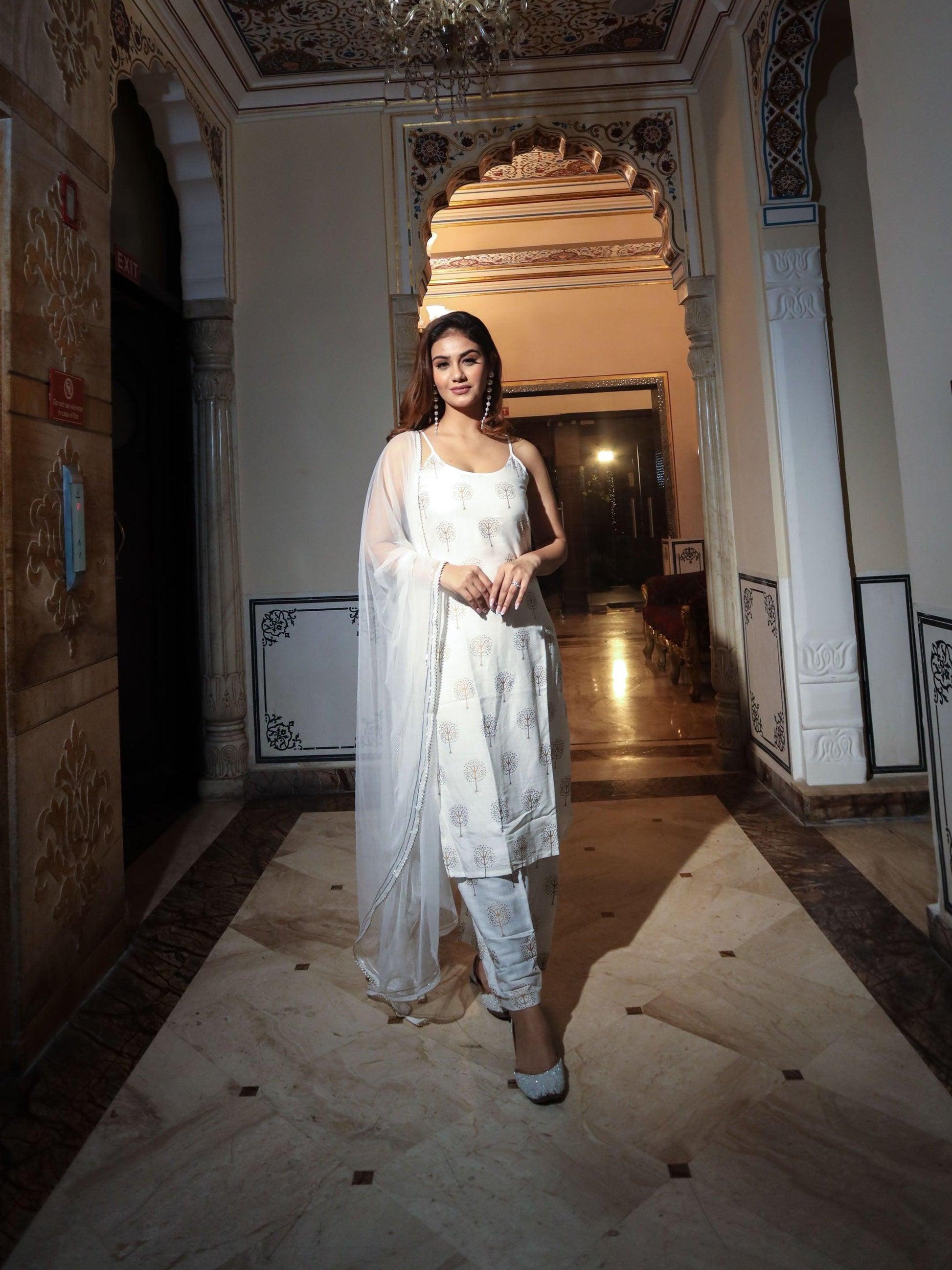 white shoulder strip Kurta Palazoo set with net Dupatta - world.com