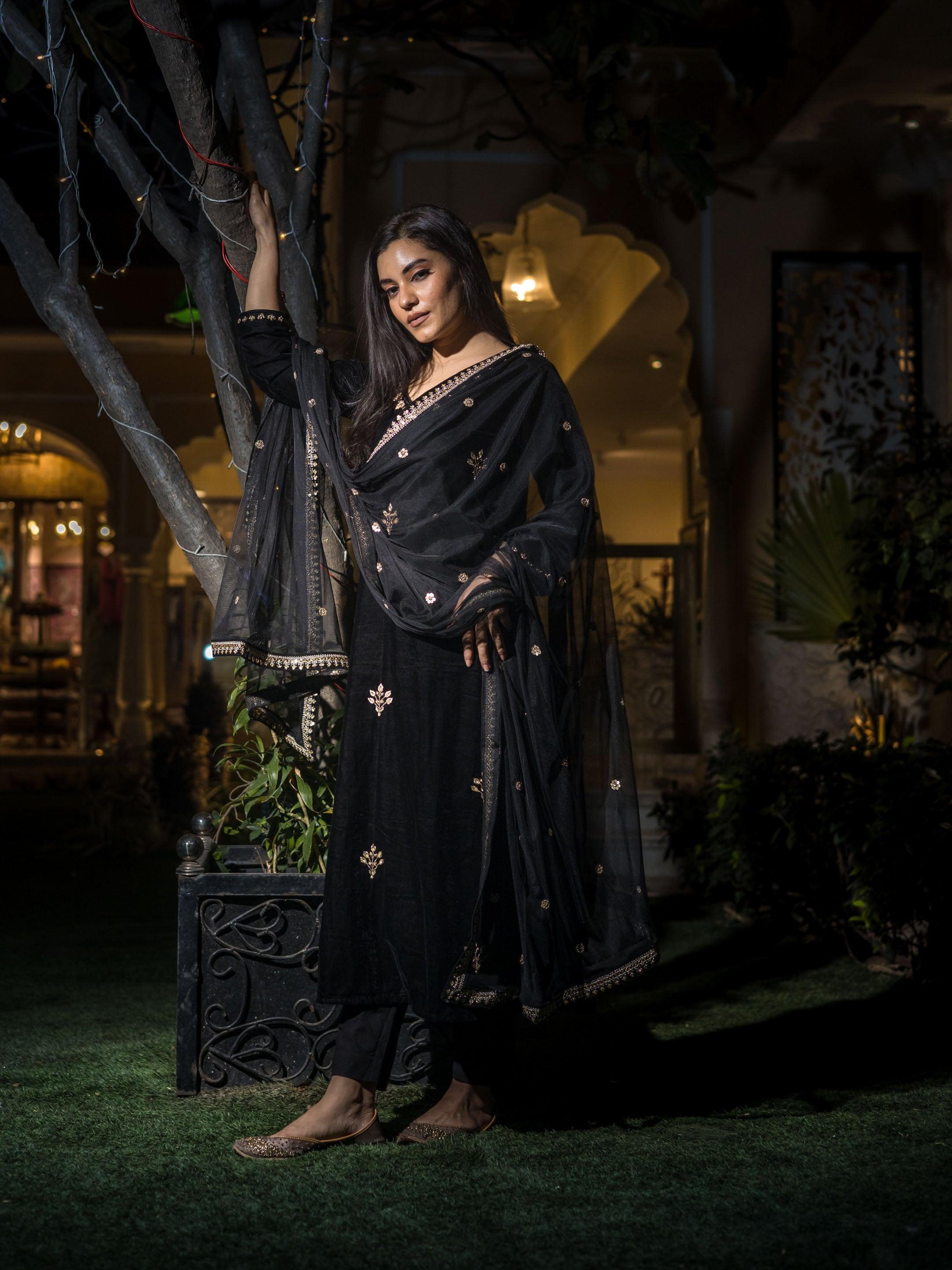  Black Velvet hand work Kurta pant With Net Dupatta set - world.com