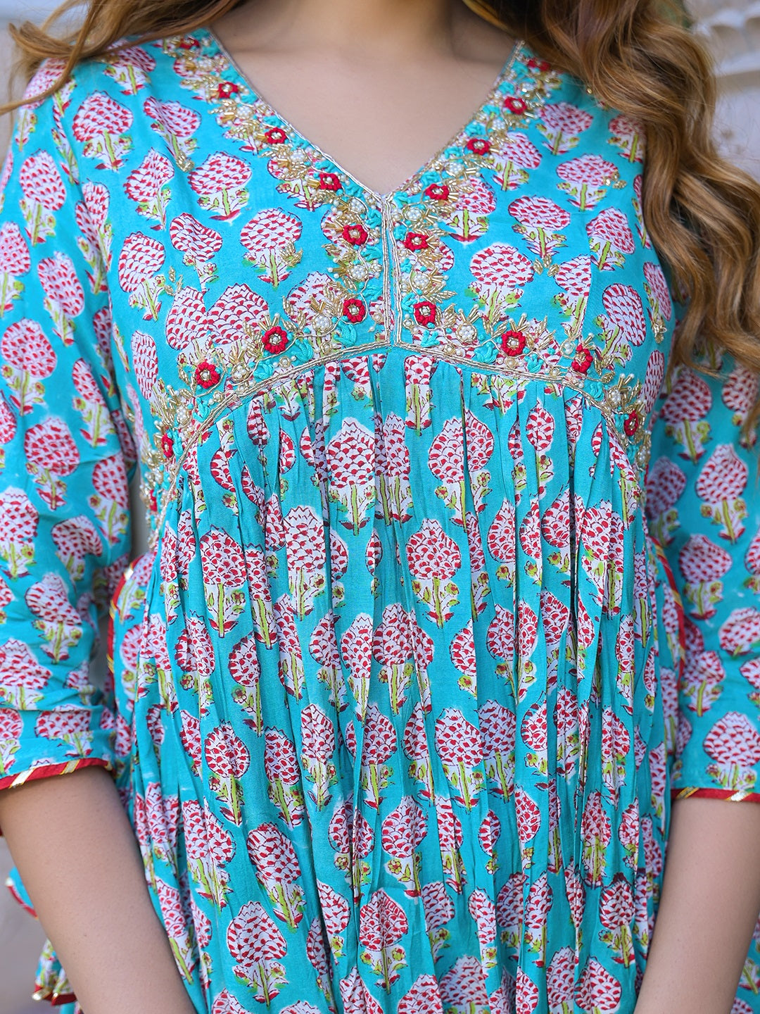 Turquoise blue Floral Muslin Printed Kurta Pand with Dupatta