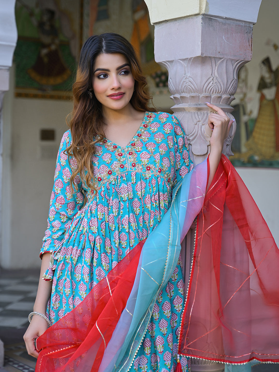 Turquoise blue Floral Muslin Printed Kurta Pand with Dupatta