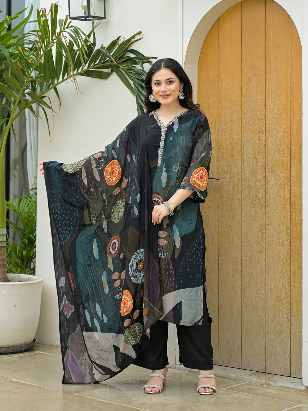 Black Pure Crepe Digital Print Kurta Pant Set With Dupatta