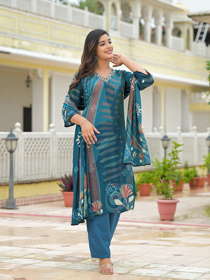 Blue Pure Crepe Digital Print Kurta Pant Set With Dupatta