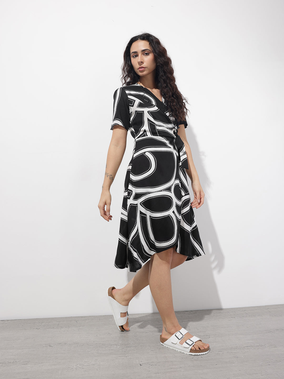 Black Lepal Neck Abstract Print Rayon Midi Dress