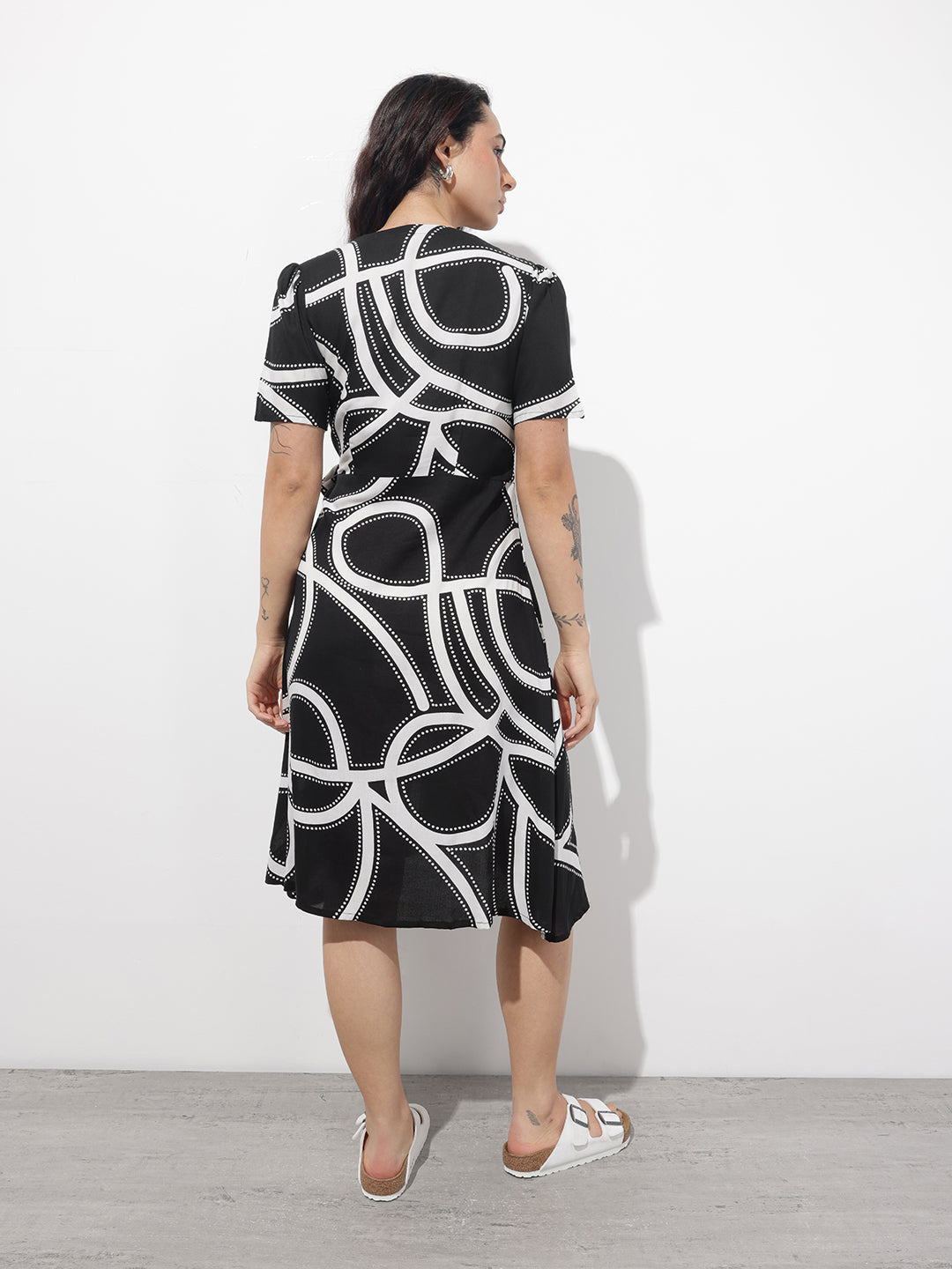 Black Lepal Neck Abstract Print Rayon Midi Dress
