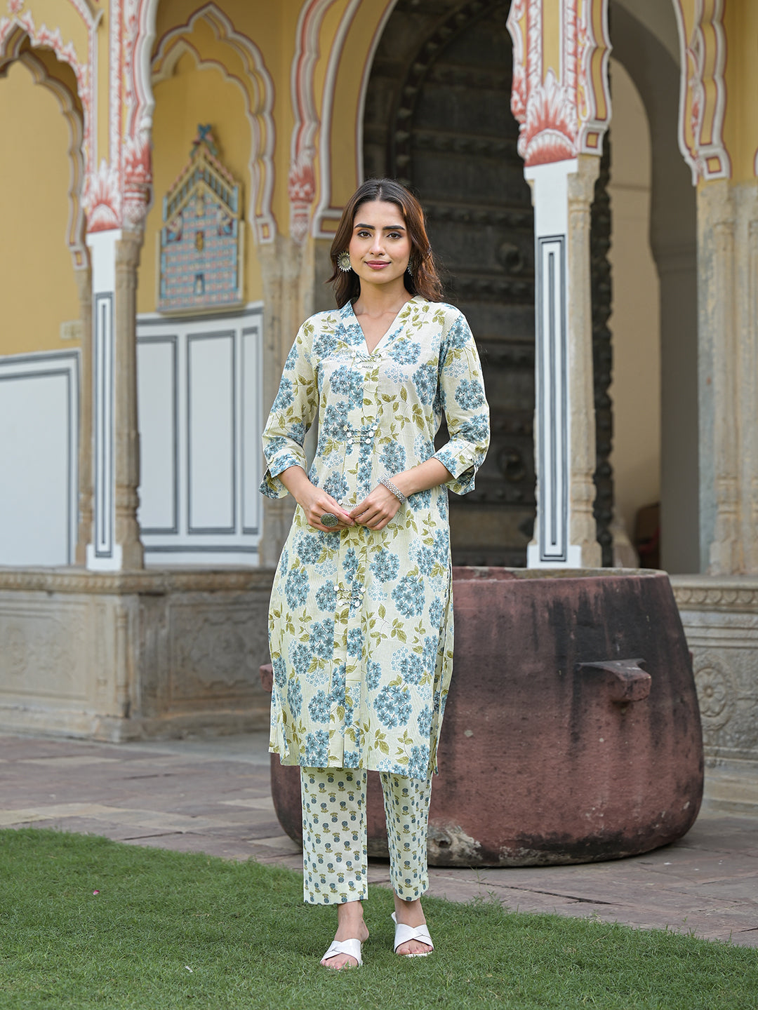 Green Floral Print Pure Cotton Straight Kurta with Trouser