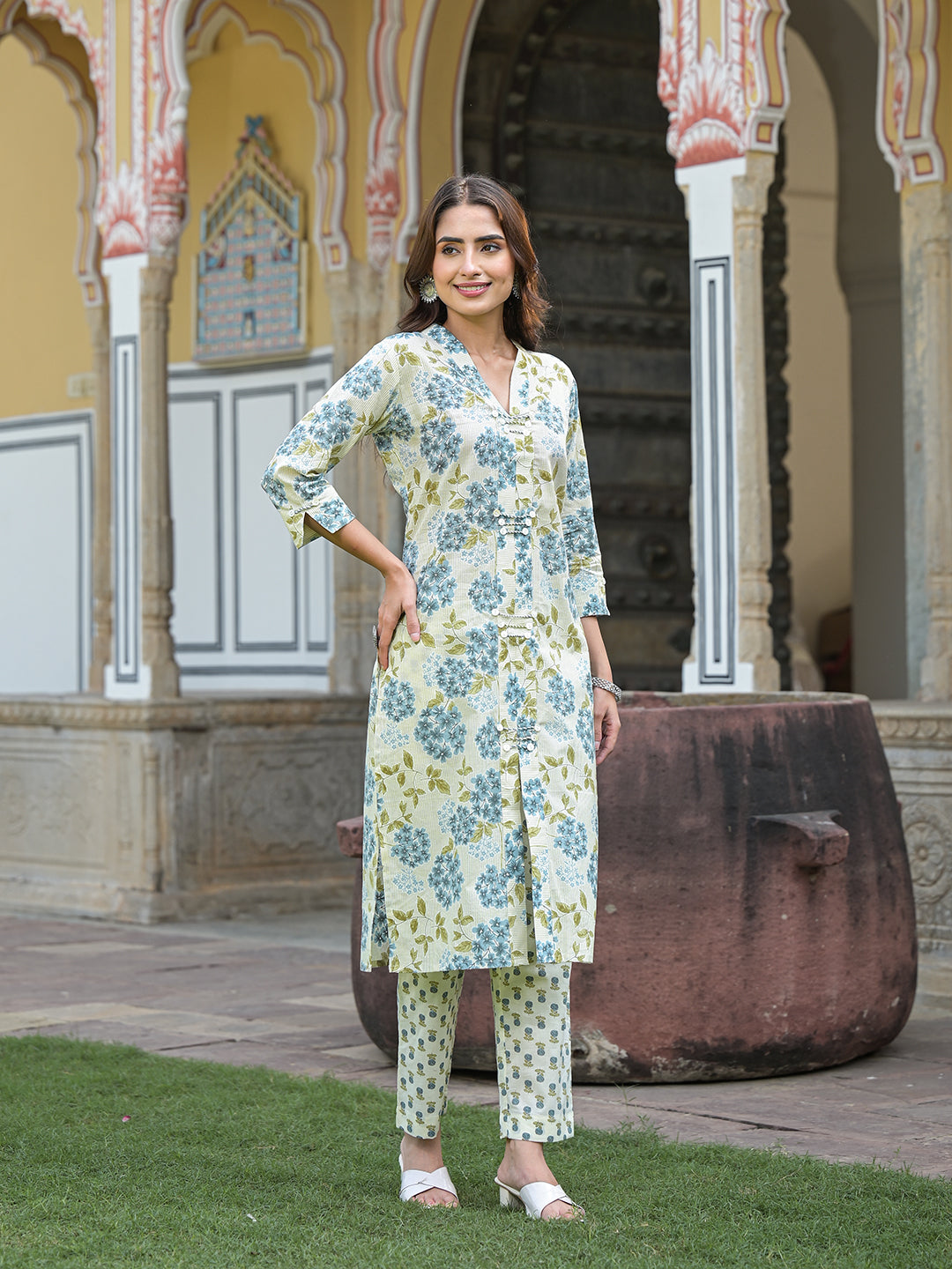Green Floral Print Pure Cotton Straight Kurta with Trouser