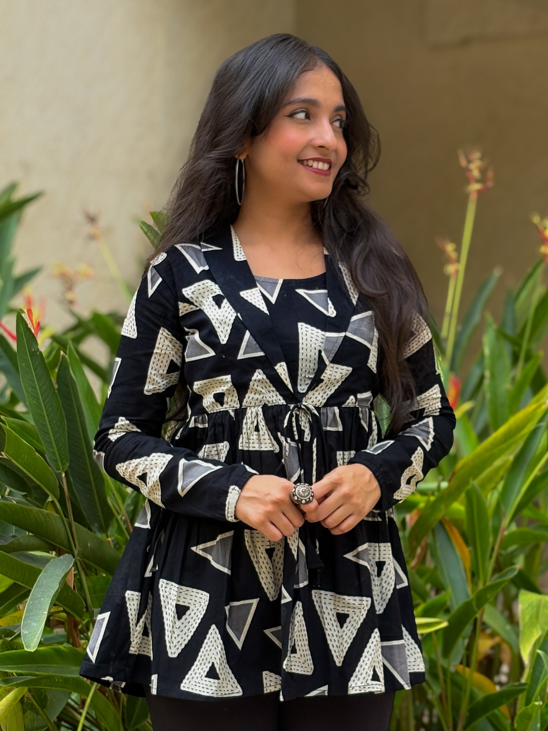 Black Lepal Coller Peplum Top