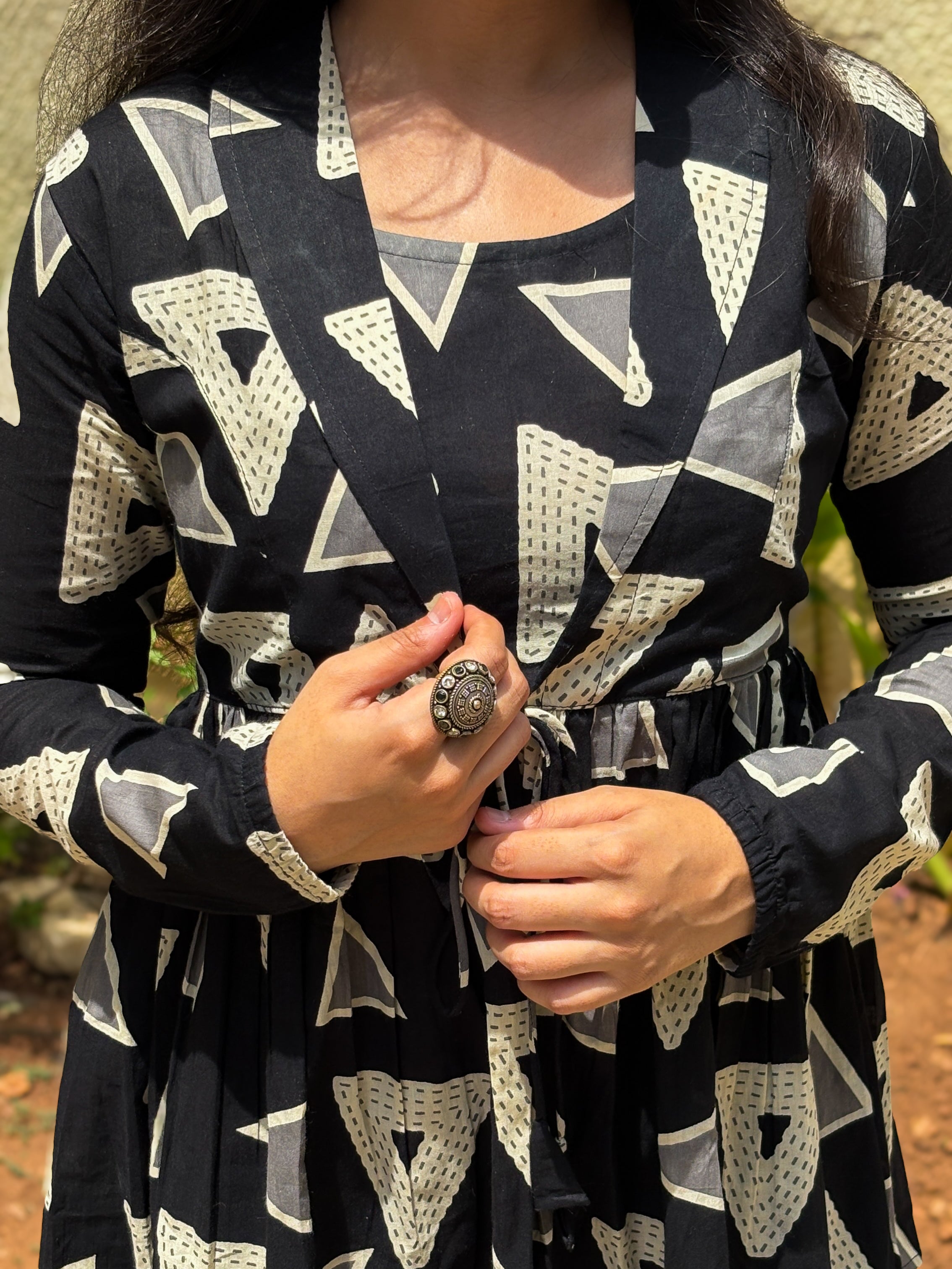 Black Lepal Coller Peplum Top