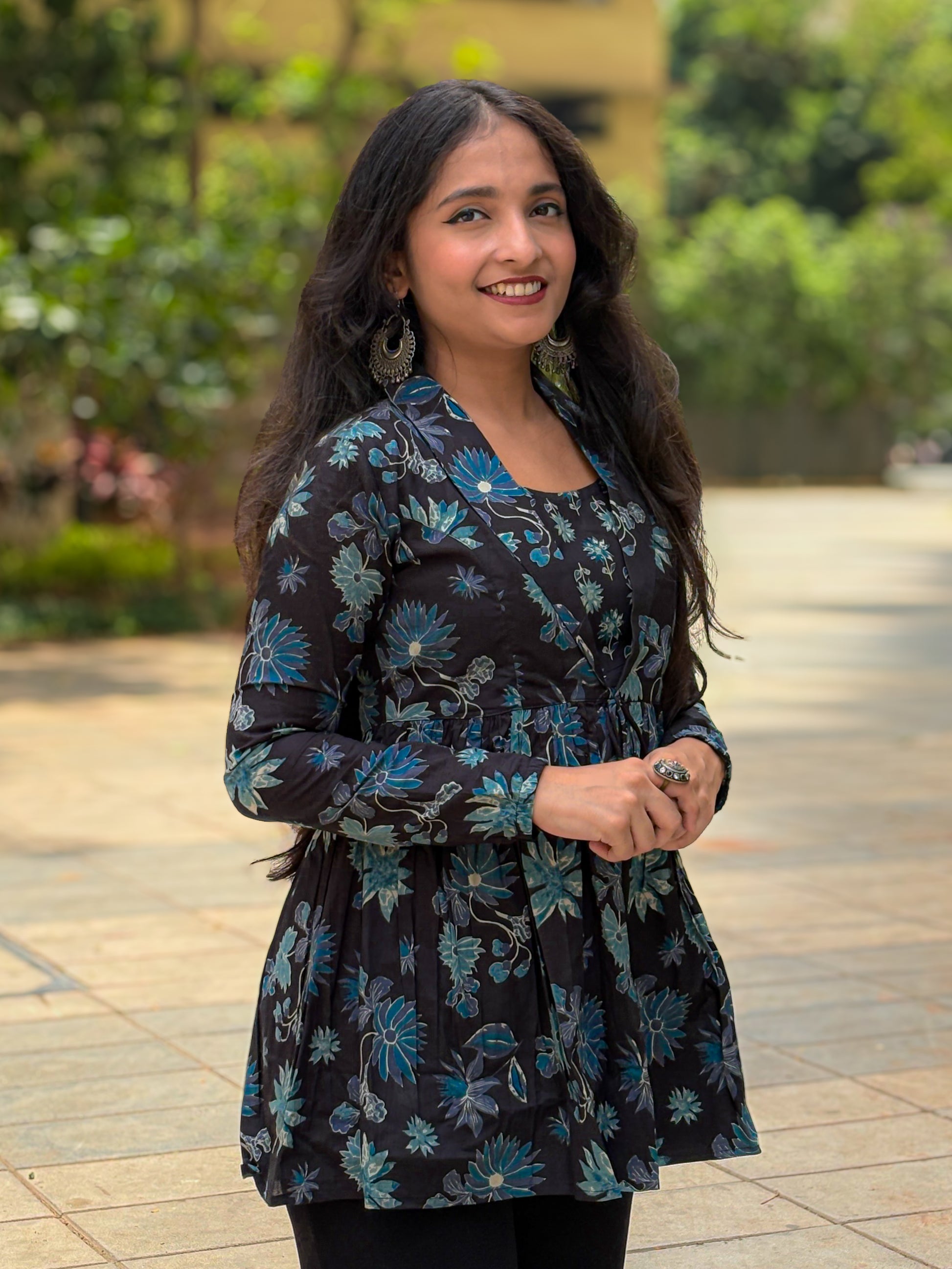 Black Lepal Coller Peplum Top