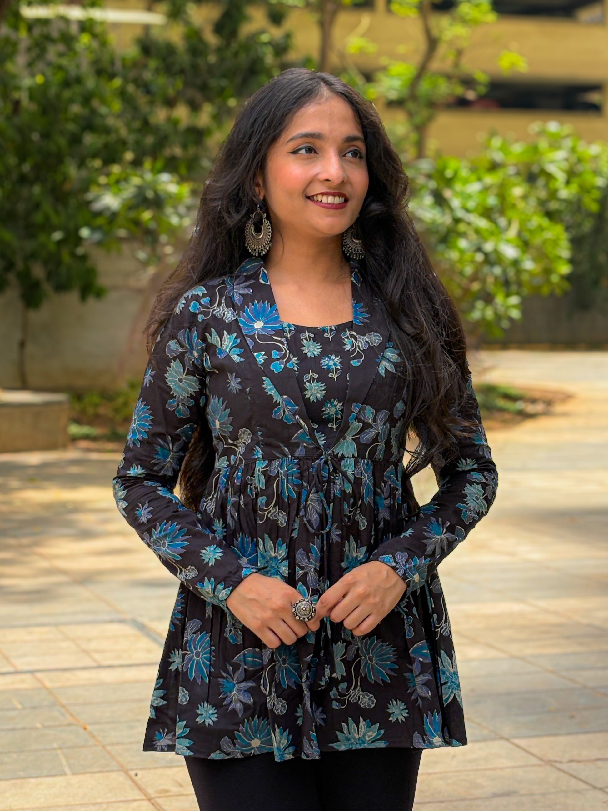 Black Lepal Coller Peplum Top