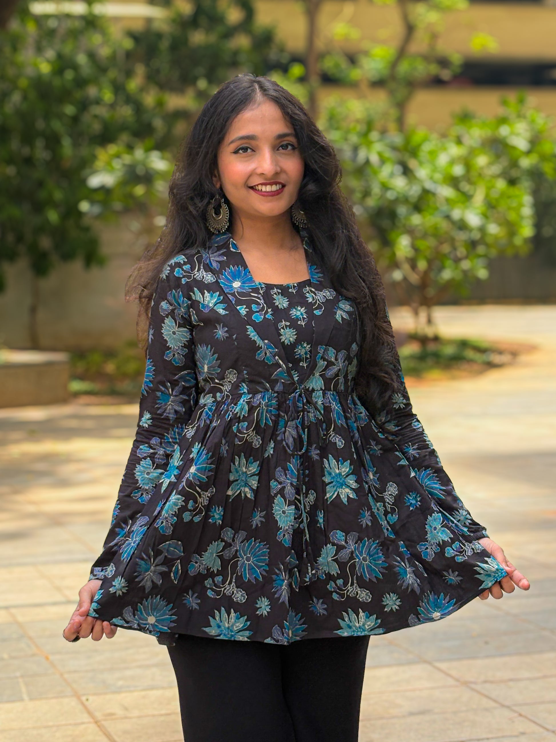 Black Lepal Coller Peplum Top