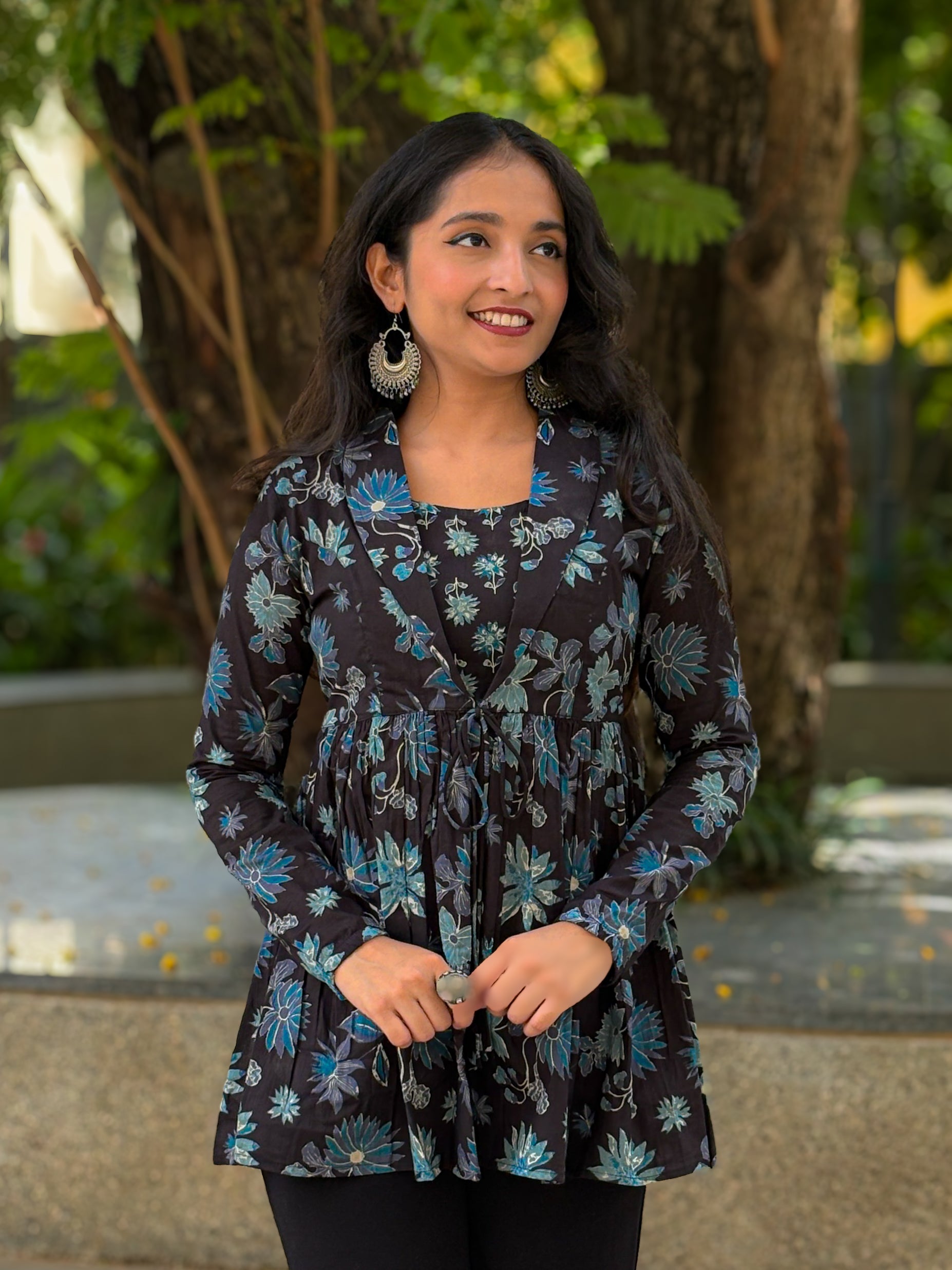 Black Lepal Coller Peplum Top