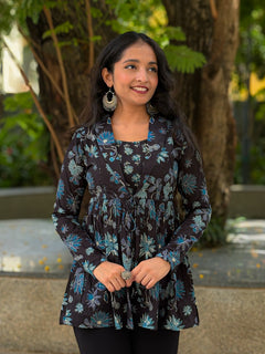 Black Lepal Coller Peplum Top