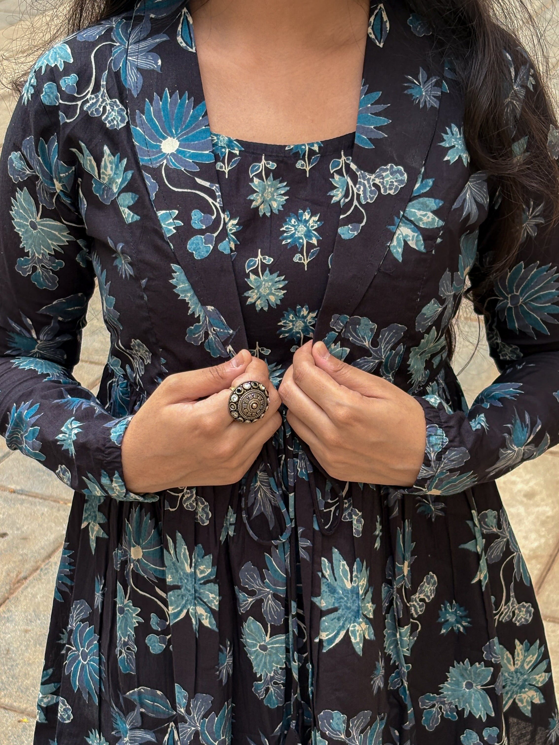 Black Lepal Coller Peplum Top