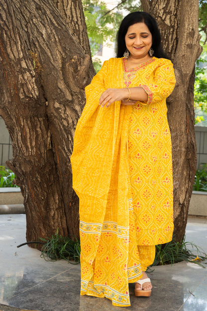 Daffodil Dreams Bandhani Straight Kurta Set With Dupatta