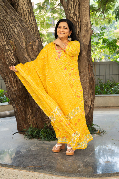 Daffodil Dreams Bandhani Straight Kurta Set With Dupatta