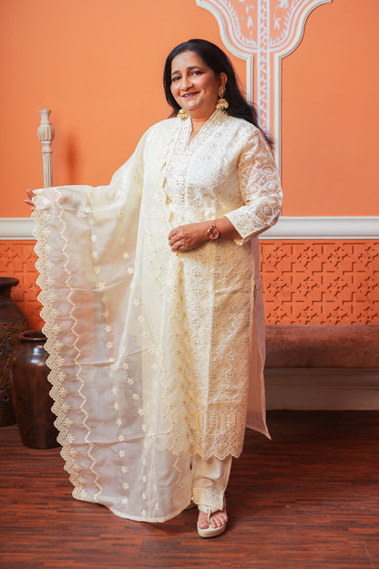 Pearl Elegance Kurta Set With Dupatta