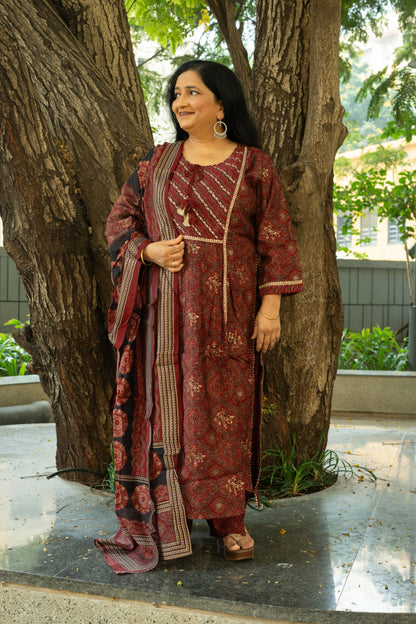 Rusty Regalia Printed Kurta Set With Dupatta