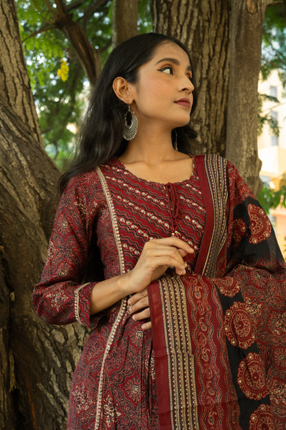 Rusty Regalia Printed Kurta Set With Dupatta