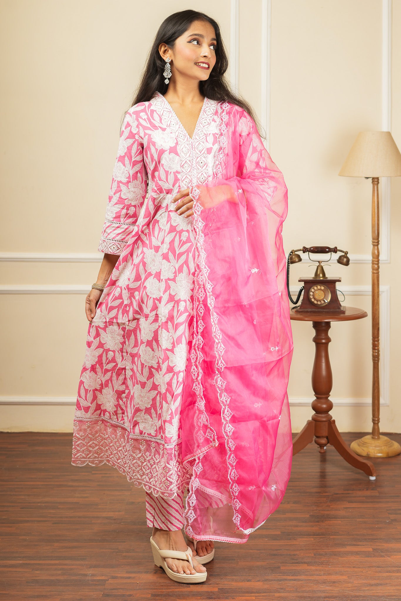 Gulab Dhara Kurta Set With Dupatta - Pink