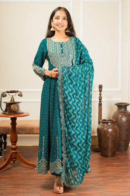 Morni Leheriya Kurta Set With Dupatta