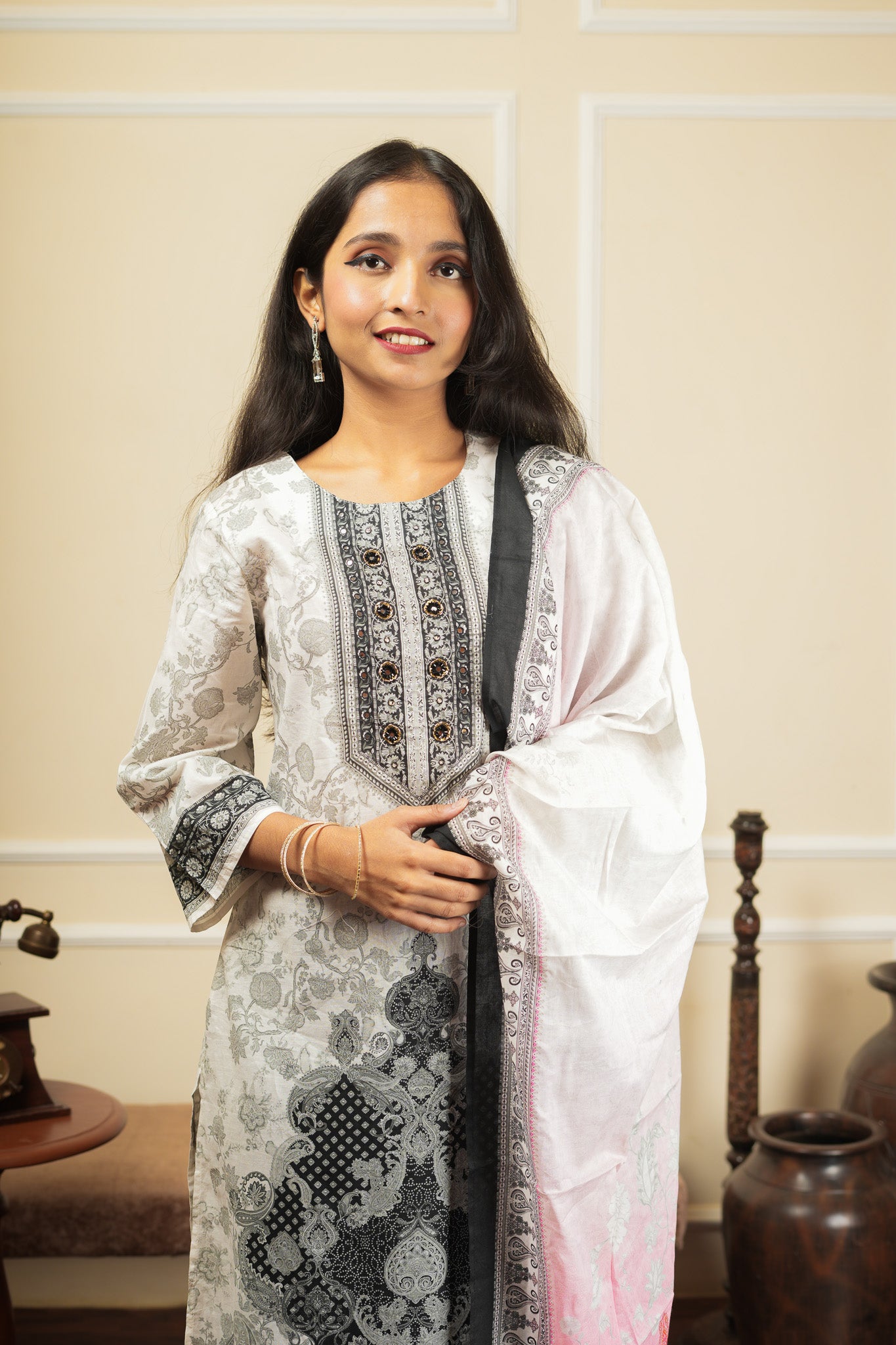 Suhani Suit Kurta Set With Dupatta