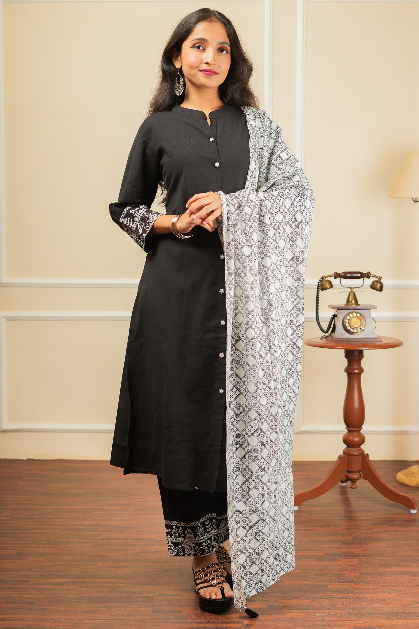 Jasmine Aura Kurta Set With Dupatta