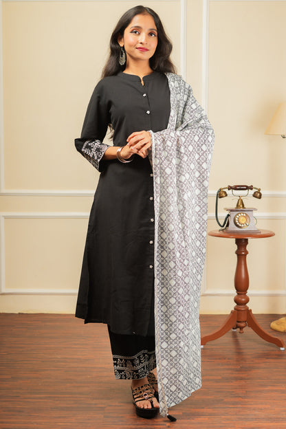 Jasmine Aura Kurta Set With Dupatta