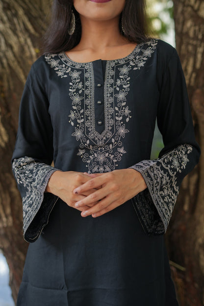 Bellflower Short Kurti - Black